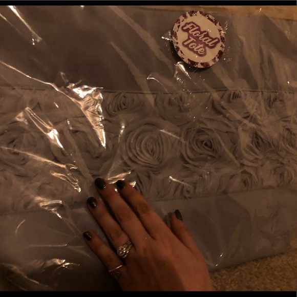 Gorgeous large lavender tote with floral accents - Picture 6 of 6